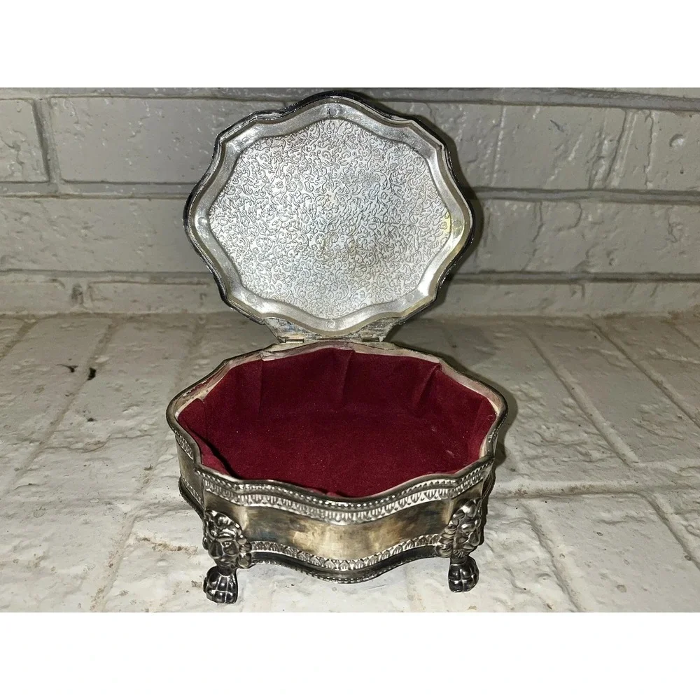 Vintage International Silver Company Coat Of Arms Jewelry Box w/ Red Velvet